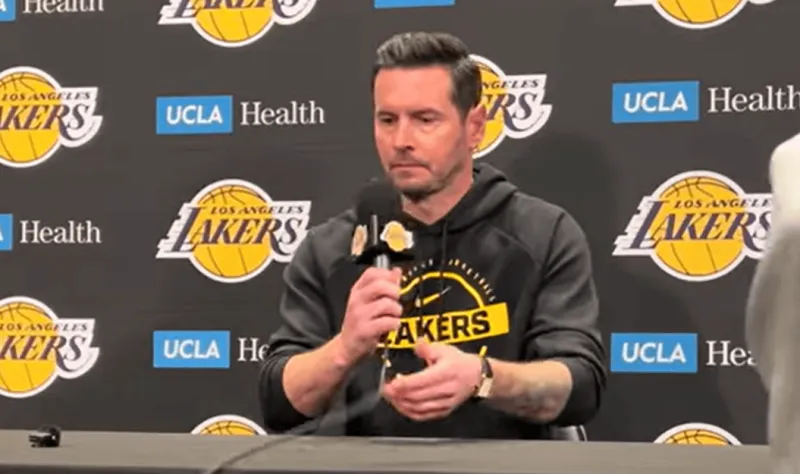 爱游戏-雷迪克：近两场最糟糕的是回防，一三节内容简直惨不忍睹