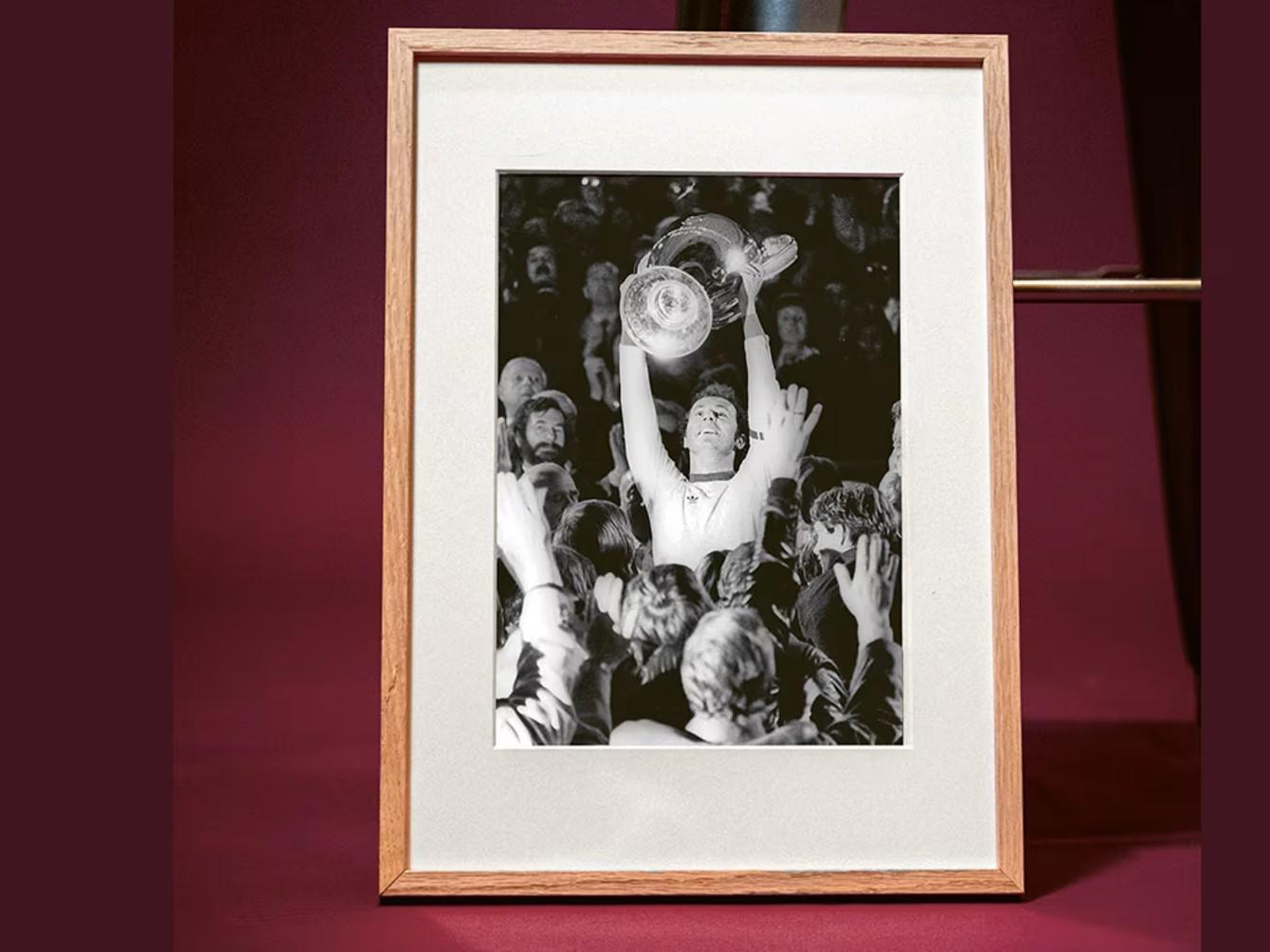 爱游戏-拉姆、罗本等球星致敬贝肯鲍尔80岁诞辰：超越时代的传奇